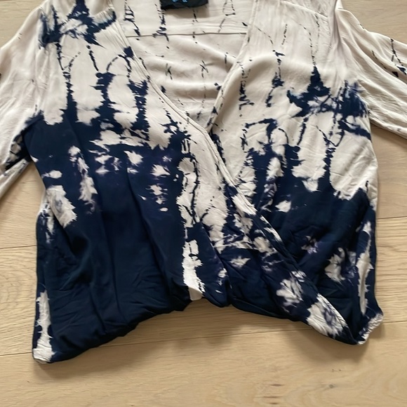 Blue Life tie dye top XS - Picture 8 of 8